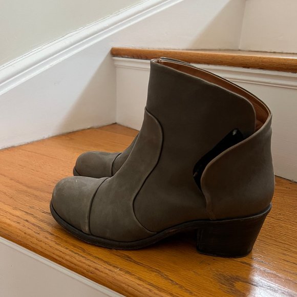 P. Monjo Leather Ankle Booties - Picture 3 of 8